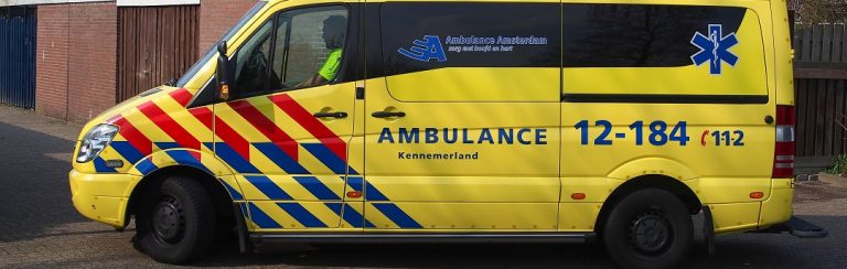 Ambulancechauffeur: de afgelopen weken heb ik veel patiënten vervoerd die net gevaccineerd waren