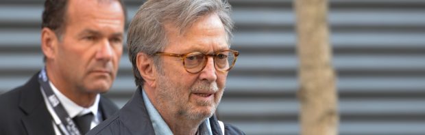 Eric Clapton na coronavaccin: ‘Ik had nooit bij de naald in de buurt moeten komen’