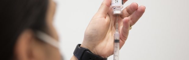 Huisarts: artsen die meewerken aan vaccinatie van kinderen verdienen uit hun beroep ontzet te worden