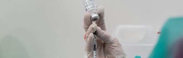 Triest record: 1,5 miljoen gevallen van bijwerkingen na coronavaccinatie, 50% ‘ernstig’