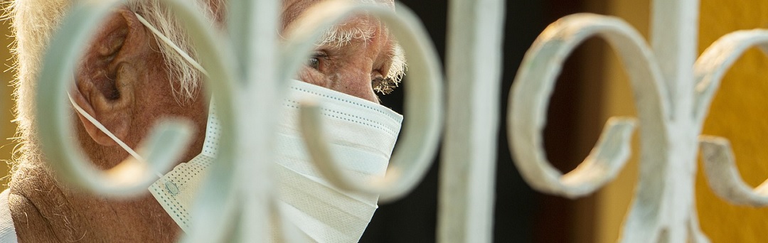 Grote corona-uitbraak onder gevaccineerden in woonzorgcentrum in Nijvel, 12 doden