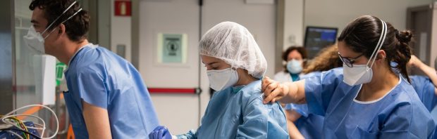 Schotland: bijna HELFT van coronapatiënten in ziekenhuizen volledig gevaccineerd