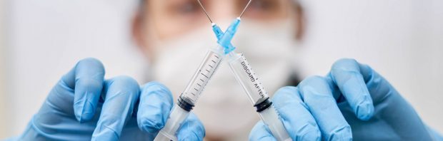 Vaccinoloog prof. Schetters: we moeten meteen stoppen met de mRNA-vaccins!