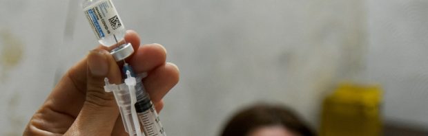 Israël: Bijna 40% nieuwe coronapatiënten is gevaccineerd, experts ‘staan versteld’