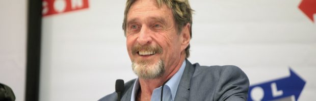 Vrouw John McAfee claimt dat zijn dood in ‘doofpot’ wordt gestopt: ‘Ze hebben iets te verbergen’