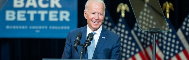 Biden gaat viral met vraag aan journalist over Democraten die kinderbloed drinken
