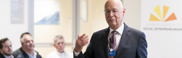 Arts haalt hard uit: ‘Klaus Schwab is een enge sociopaat’