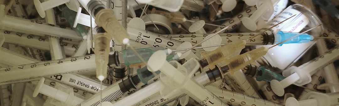 Waarom krijgen zoveel mensen ‘per ongeluk’ zoutoplossing in plaats van coronavaccin?