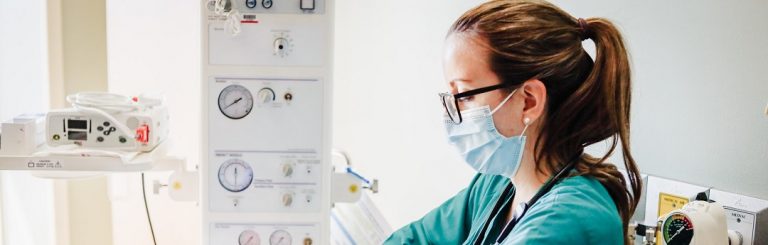 Krankenhausmitarbeiterin: „Diese Ambulanz ist seit der Einführung der Impfungen völlig überlastet“.