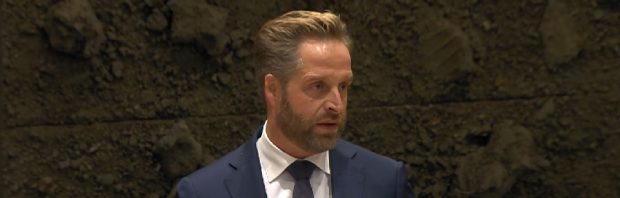 Hugo de Jonge voor de rechter na vaccinatieschade kinderen