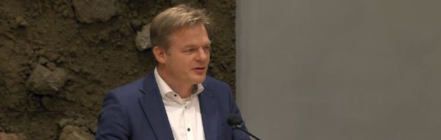 Pieter Omtzigt duikt in ‘zeer forse’ oversterfte: ‘Verdient nader onderzoek’