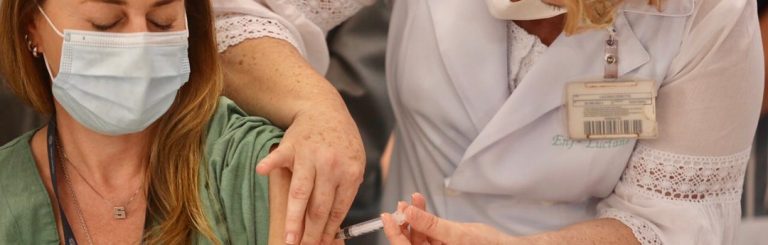 Experts: ‘Er worden doelbewust gevaarlijke vaccinbatches in omloop gebracht, dit is onomstotelijk bewijs’