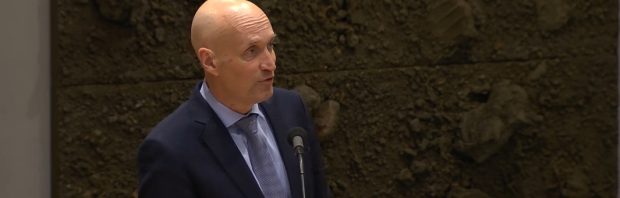 Kijk: Minister Kuipers weigert antwoord te geven op vraag die Gideon van Meijeren 4 keer stelt