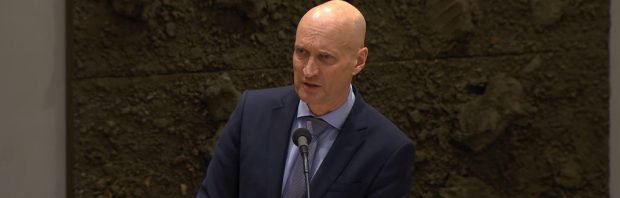 Minister Kuipers opent aanval op artsen die ‘desinformatie’ verspreiden