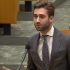 Bizar filmpje: VVD is voortrekker van digital ID, maar woordvoerder in Kamer weet niet wat het is