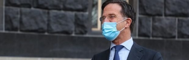 Premier Rutte belde in april 2020 al met Gates over coronavaccins: ‘Dat ging over heel veel geld’