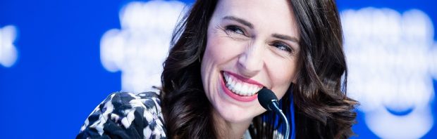 Nieuw-Zeelandse premier Ardern: bijwerkingen vaccins zijn teken dat vaccin ‘doet wat het moet doen’