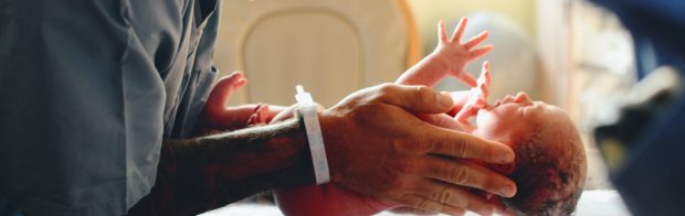 Krankenschwester schlägt Alarm: Starker Anstieg der Fehlgeburten bei Frauen, die geimpft sind