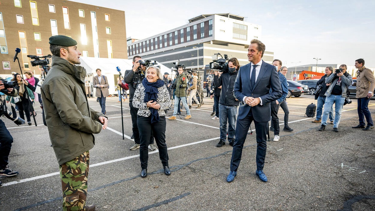 Dit zeggen de Wob-documenten over feitenrelaas mondkapjesdeal: ‘De schellen vallen je van de ogen’