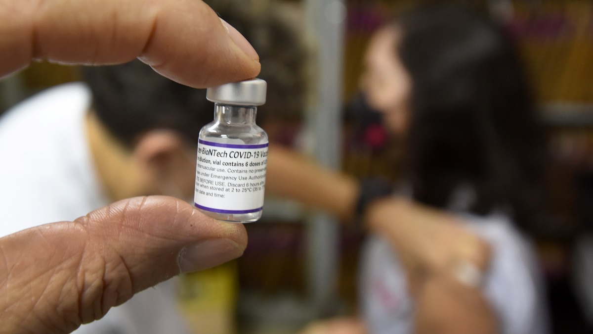 Studie: coronavaccin van Pfizer komt in lever terecht en wordt omgezet in DNA