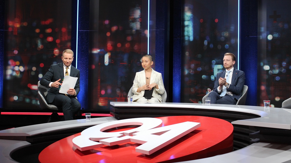 Kijk: man uit publiek live op tv studio uitgezet na kritiek op berichtgeving Oekraïne
