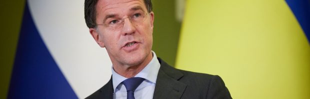 Rutte brengt volgens Russische ambassade nazigroet: ‘Ai, niet slim’