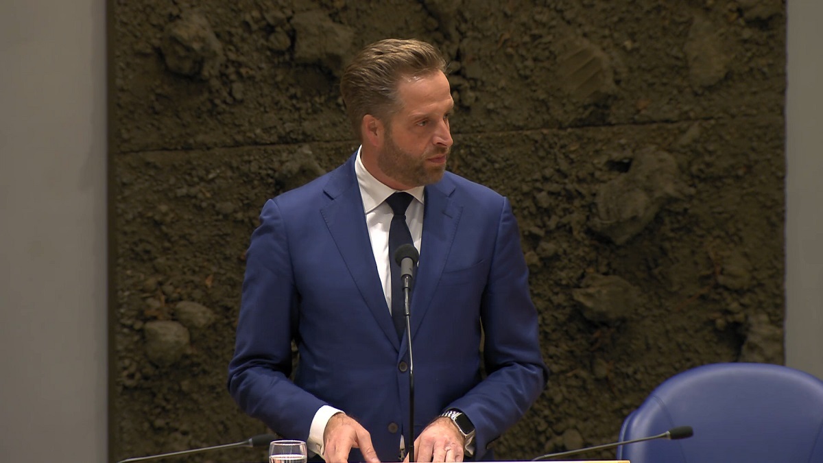 De Jonge bedolven onder kritiek na uitspraken over gas: ‘Dwang is wel een beetje het ding van deze enge man’