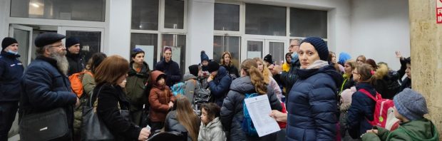 Hoe Europa Oekraïense vluchtelingen dwingt om zich te laten vaccineren