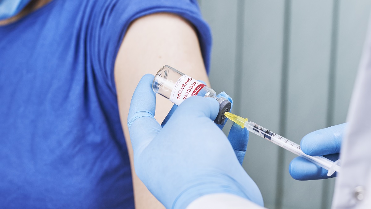 Patholoog legt in 3 minuten uit waarom kanker vrij spel krijgt na coronavaccinatie