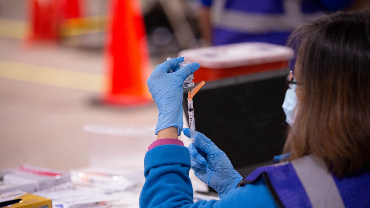 Befaamde cardioloog ernstig bezorgd over toename hartproblemen: ‘Pushen mRNA-vaccins was verkeerde beslissing’