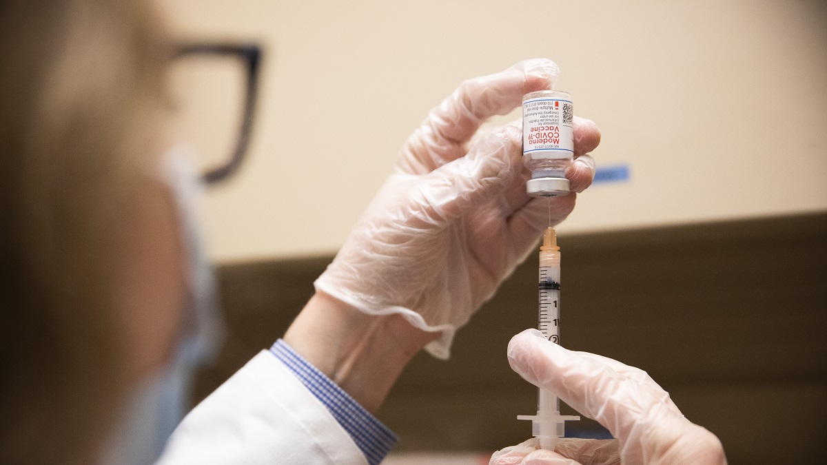Deze studie over sterfte na coronaprik bleef onder de radar: ‘Behoorlijk ontnuchterend, moet even slikken zijn’