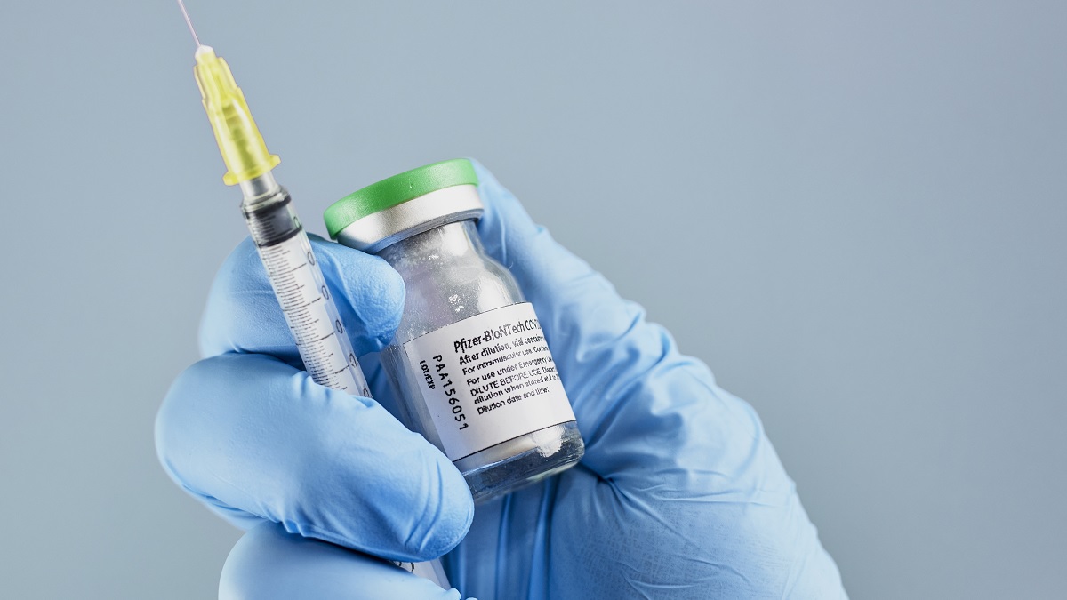Arts slaat alarm: Foetale sterfte met bijna 2000 procent toegenomen sinds uitrol coronaprik