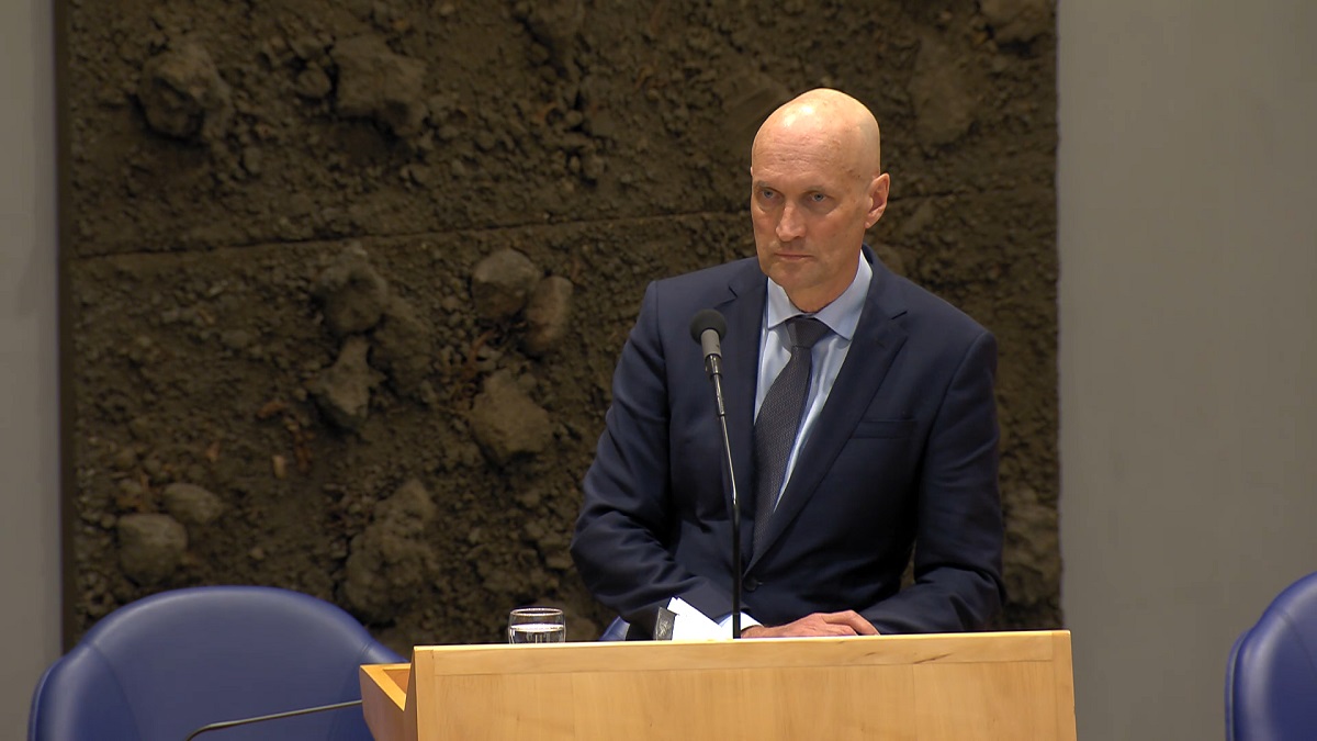 Kuipers laat wettelijke grondslag voor coronapas vervallen, wetsvoorstel voor coronapas op werk van de baan