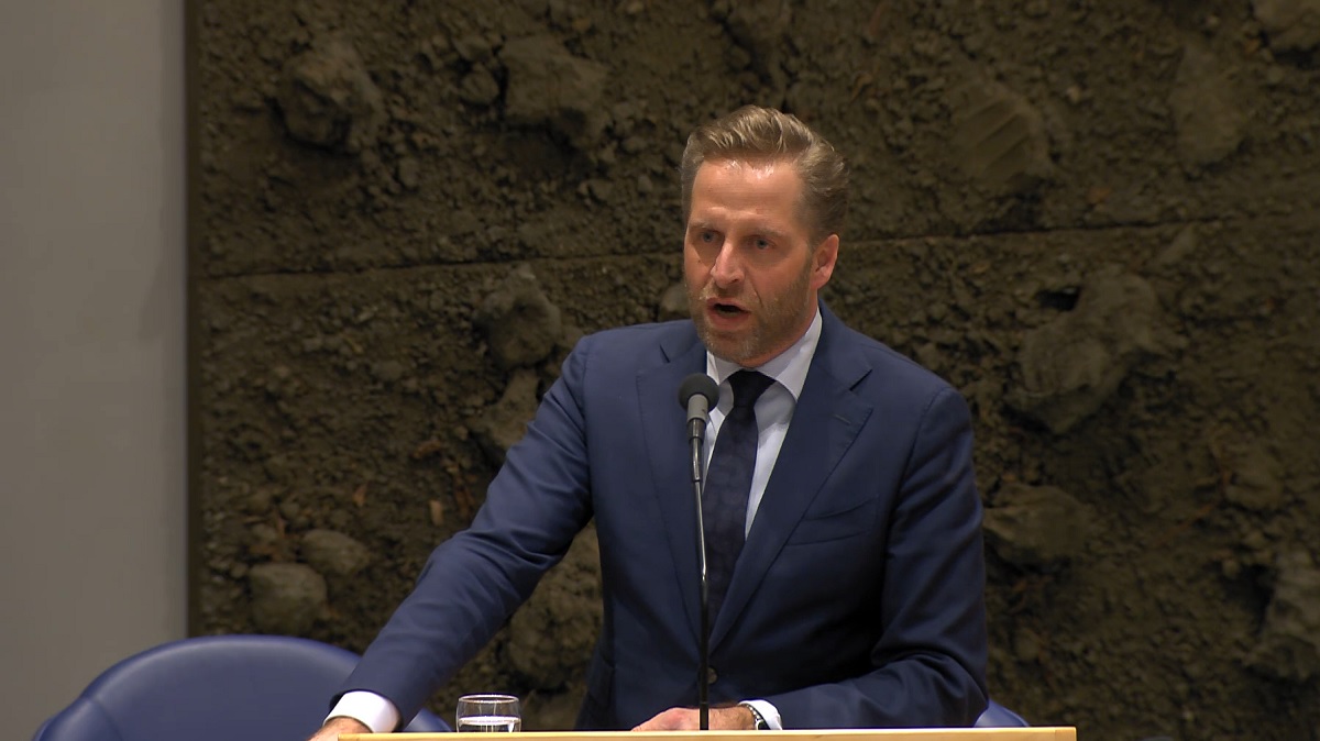 Azarkan haalt hard uit naar De Jonge: ‘Hij is de belichaming van de strijd tegen de openbaarheid’