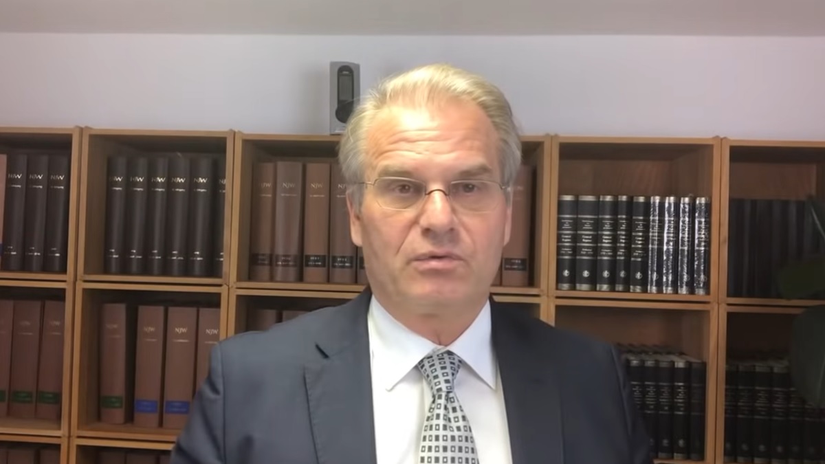 Reiner Füllmich bereitet zusammen mit „vielen“ anderen Anwälten das Verfahren gegen die „Corona-Verbrecher“ vor