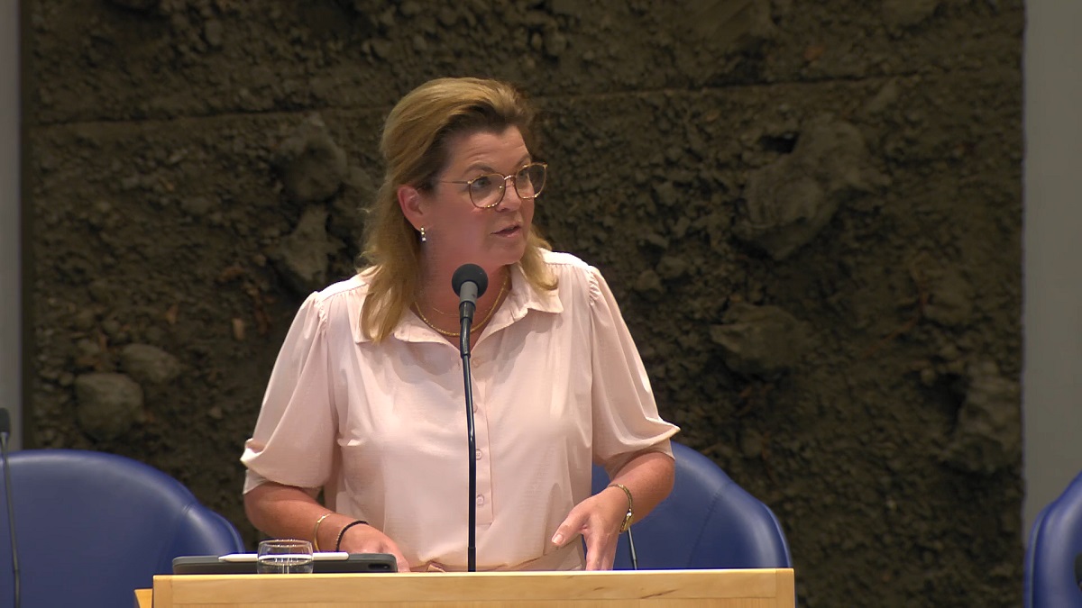 Kamerlid tegen minister Van der Wal: als u de doelen echt wilt halen, moet u 3 miljoen Duitsers deporteren