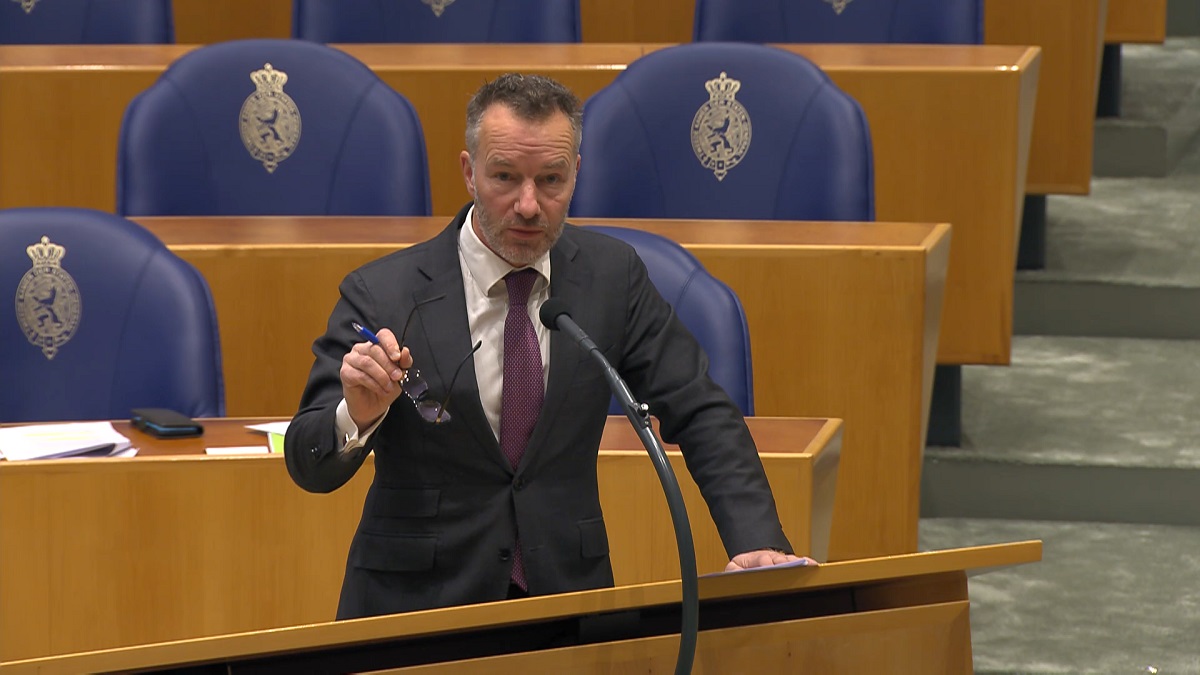 Wybren van Haga aangevallen door Marc Van Ranst en Volkskrant-journalist na tweet over coronavaccin voor baby’s