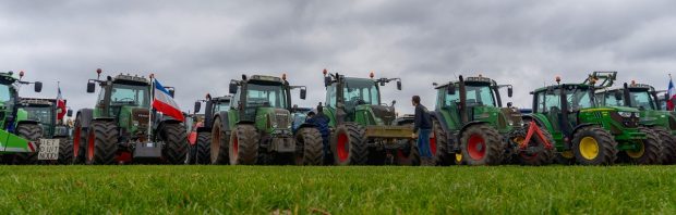 Ook geen complottheorie meer: boeren moeten wijken voor asielzoekers – ‘Hier is het bewijs, het staat er gewoon’