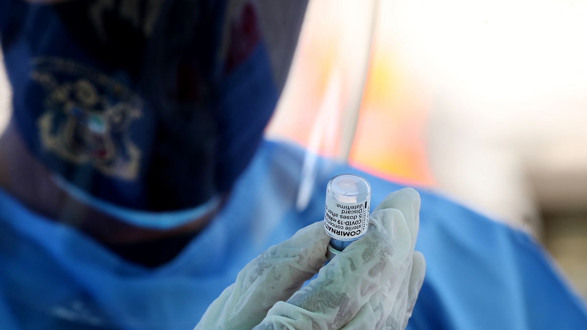 Ministerie van VWS wekt irritatie met tweet over coronavaccinatie: ‘Dit is echt je reinste flauwekul’