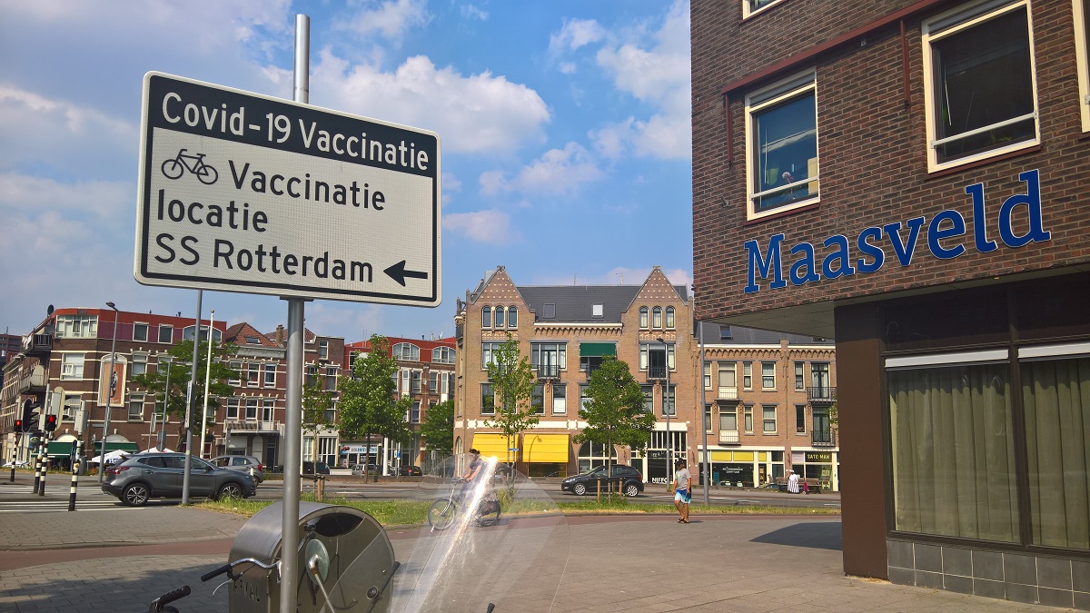 Europarlementariër uit kritiek op herinneringsuitnodiging voor coronaprikken: ‘Dit is misdadig’