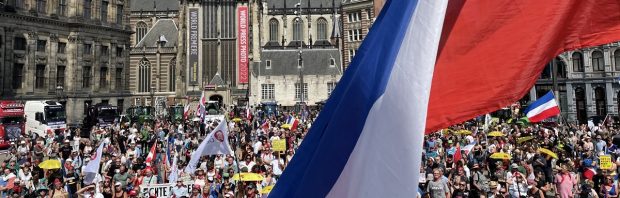 Pepijn van Houwelingen houdt vlammend betoog op de Dam: ‘De globalisten hebben ons land overgenomen’