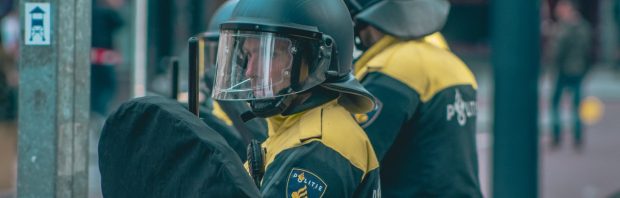 Zo werd de ME ingezet tegen boeren in Friesland: ‘Staan blijven, anders tief ik je helemaal in elkaar’