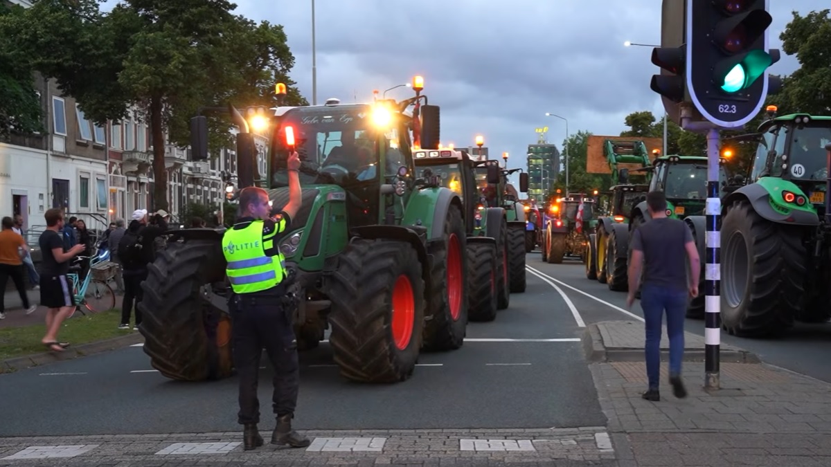 Boeren doen aangifte tegen schietende agent: ‘Wij zorgen dat de verantwoordelijken voor het hekje komen’