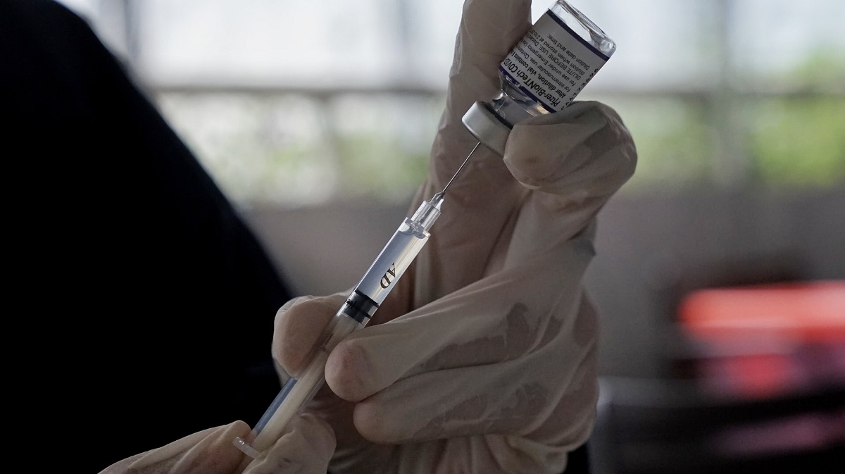 Europarlementariër over vaccinatiecampagne: ‘Grootste schandaal uit medische geschiedenis’