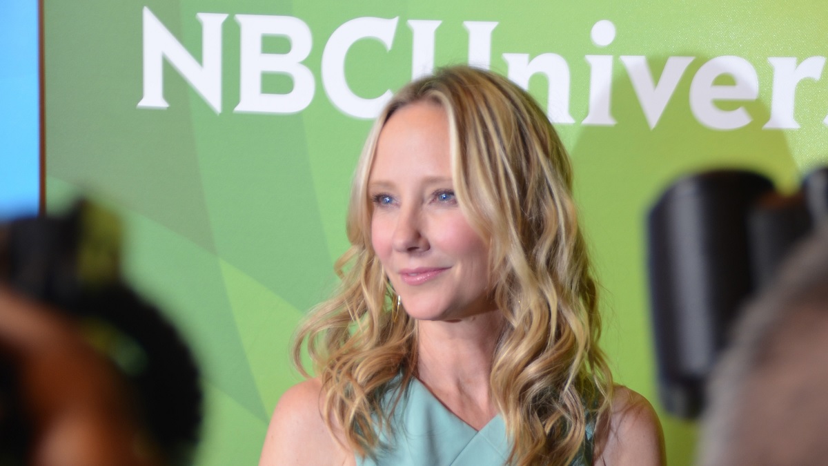 Beelden van actrice Anne Heche op brancard ambulance doen vragen rijzen: ‘Dit is heel erg raar’