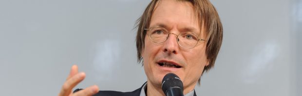 Viervoudig gevaccineerde Duitse gezondheidsminister test positief op corona, dit zegt zijn ex