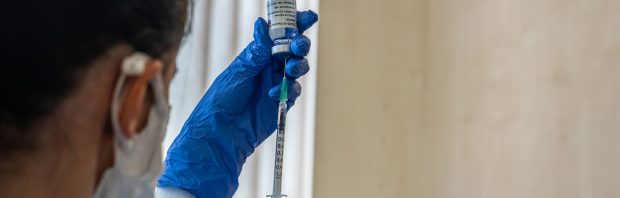 Duitse wetenschappers treffen ‘vreemde giftige deeltjes’ aan in alle coronavaccins