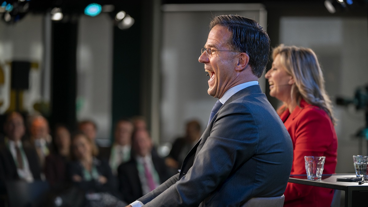Rutte is de langstzittende premier ooit, maar niemand wil hem nog: ‘De sloper van Nederland’