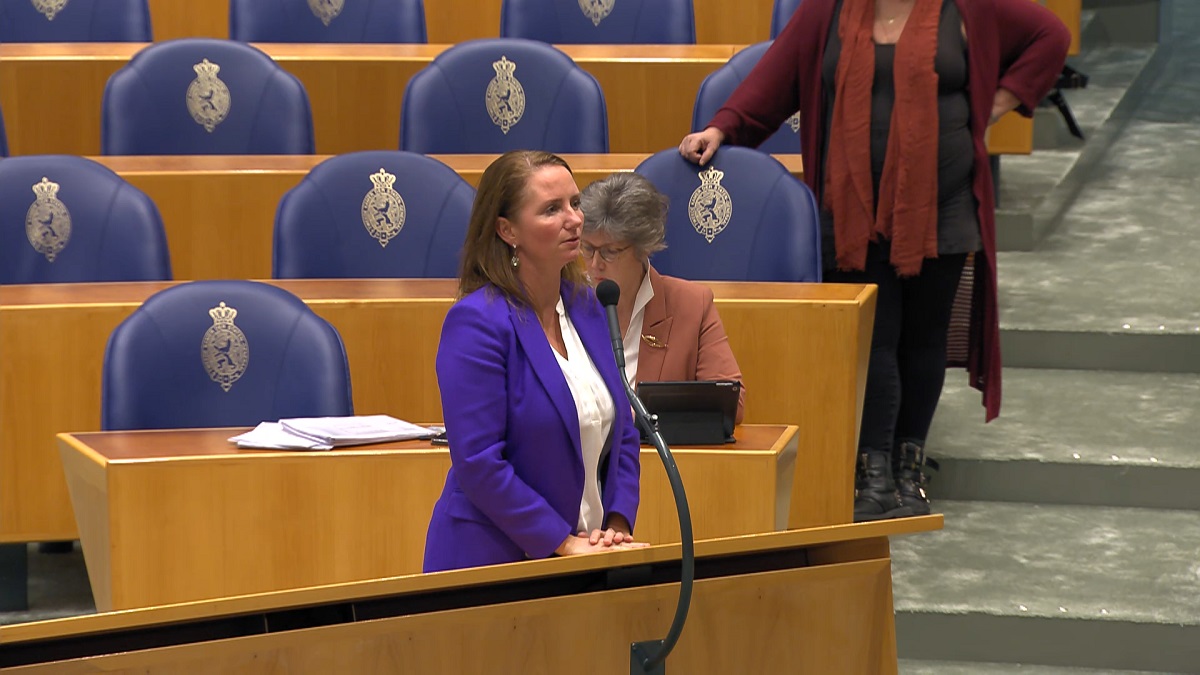 Fleur Agema boos over nog meer zorgbezuinigingen: ‘Schaamteloos!’