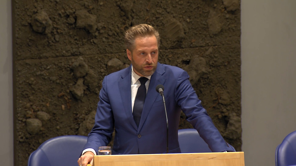 Ministerie van VWS gaf in coronatijd honderden miljoenen uit aan wirwar belangenclubs, raakte de draad kwijt